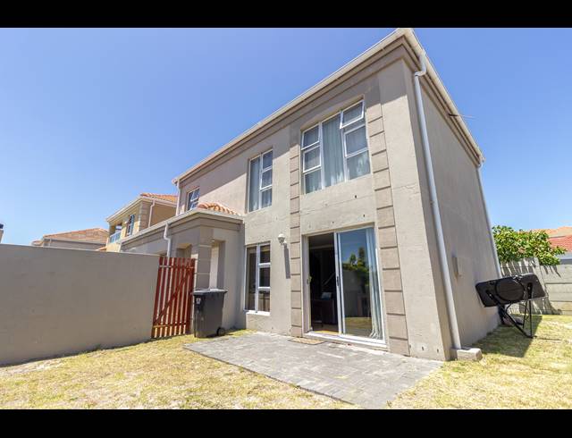 3 BEDROOM HOUSE FOR SALE IN CENTURY CITY